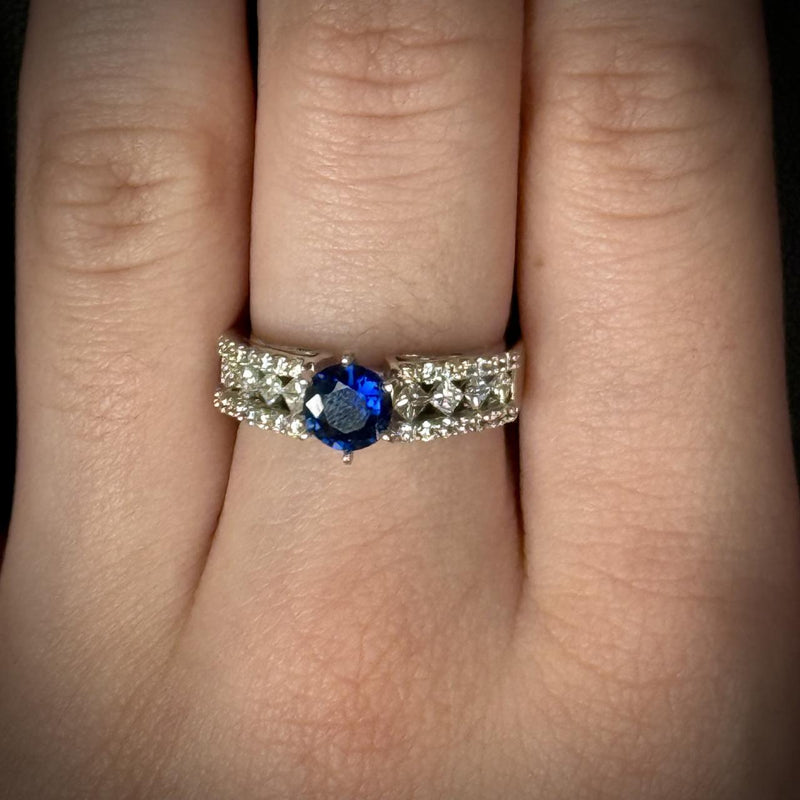 Sapphire Ring in 18kt White Gold