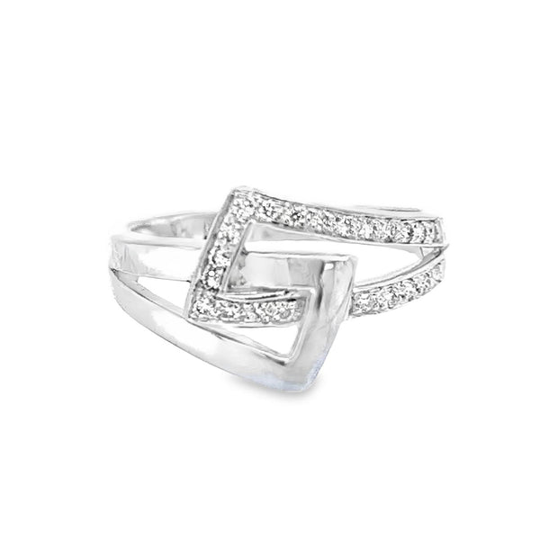 Linear Interlocking Diamond Ring