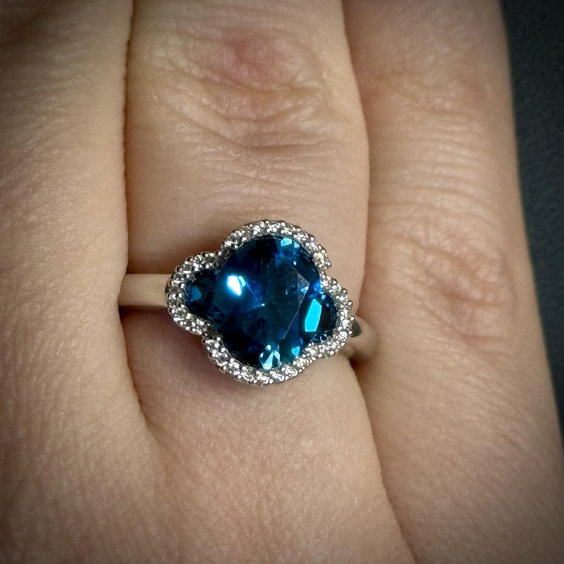 Lustrous Clover Gemstone Ring